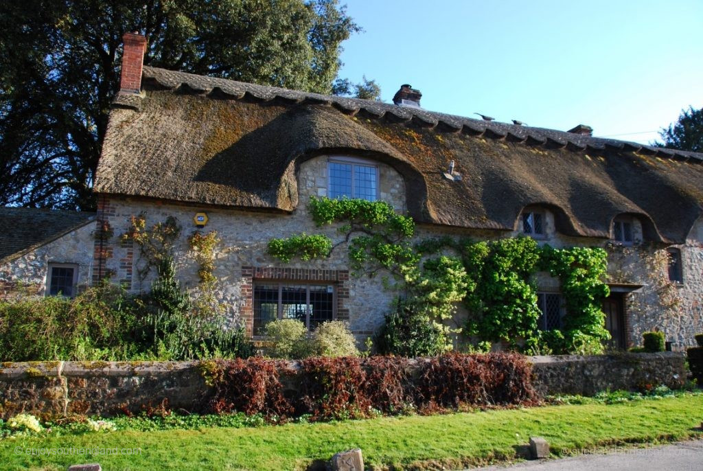 thatched houses in Amberley
