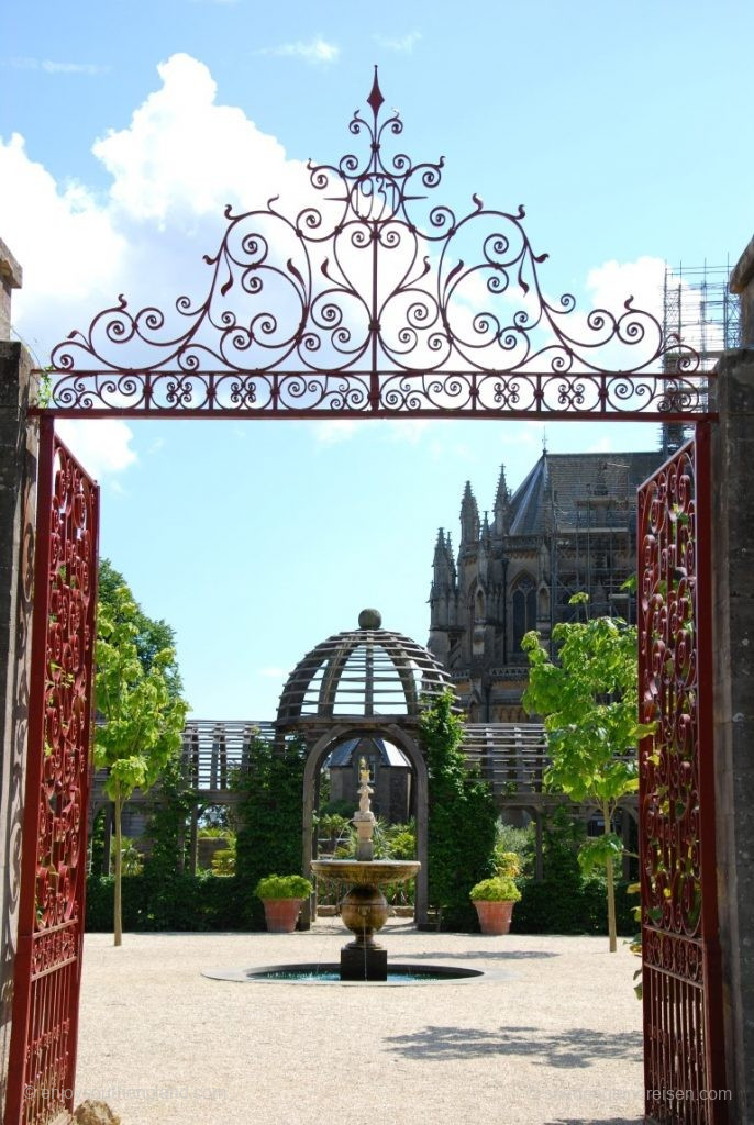Entrance to Arundel Castle Garden