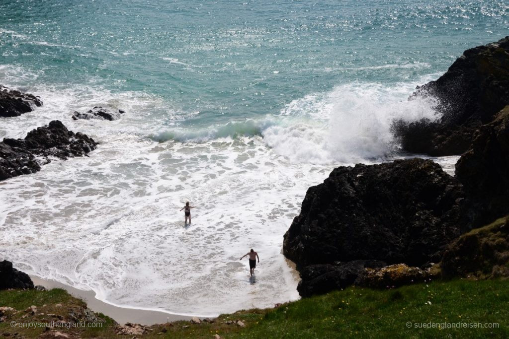 And honestly: you have to admire the English for swimming in 14°C temperatures!