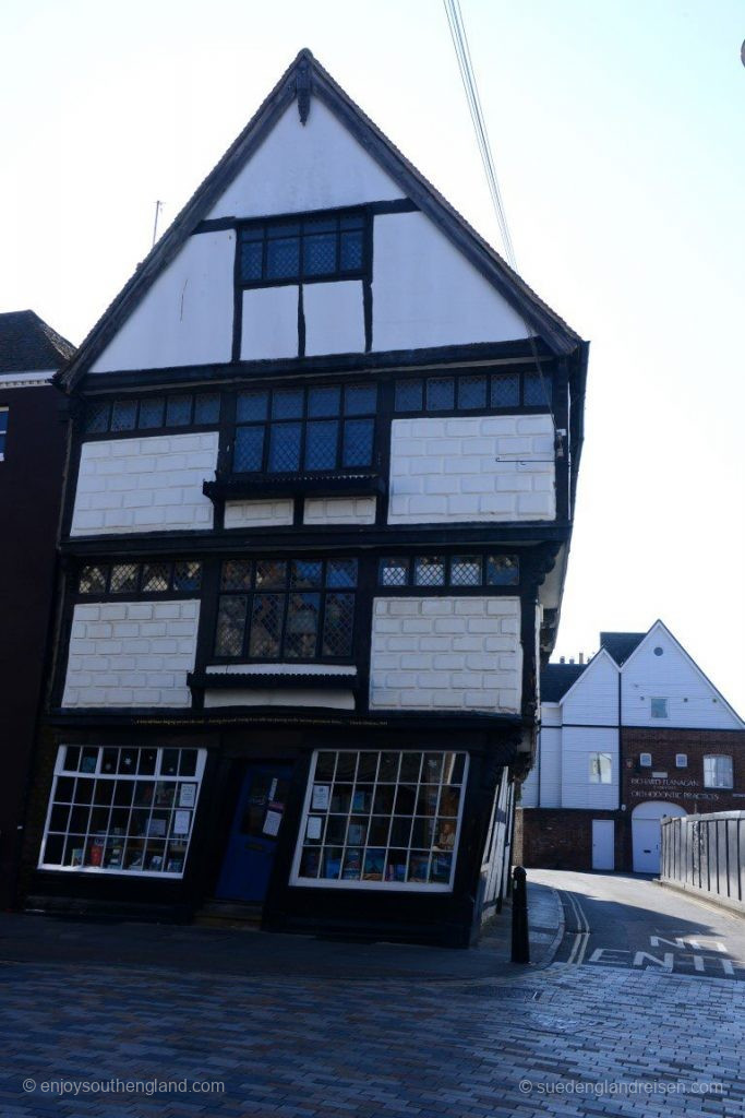 Would our building inspectors approve of this? But England is simply a little different – thankfully!