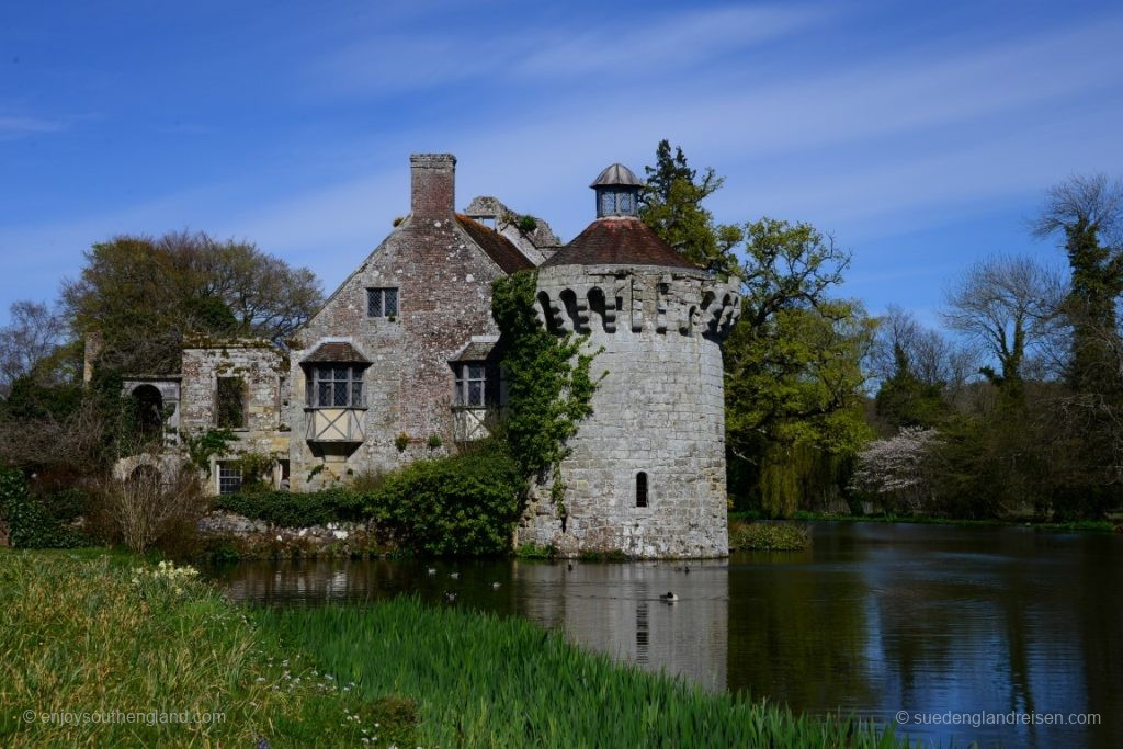 Scotney Castle – the artificially created ruin in the landscaped park