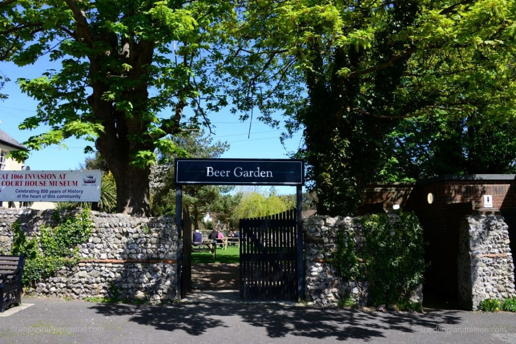 British tourism: history, beer garden and toilets
