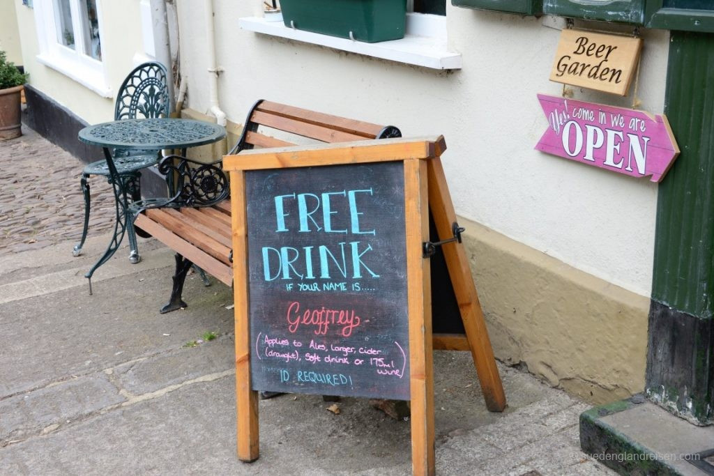 This is how a pub in Dunster attracts customers. Sadly, our names are Sabine and Thomas