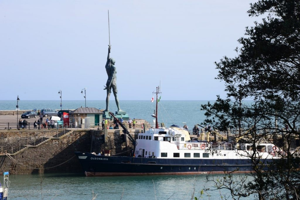 Our ship for the crossing to Lundy, the MS Oldenburg, awaits us in Ilfracombe auf uns