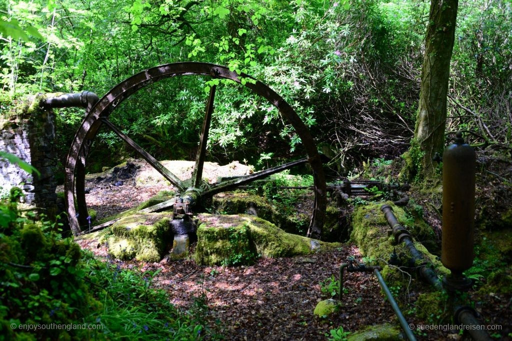 Old water wheel in Enys Gardens in Cornwall