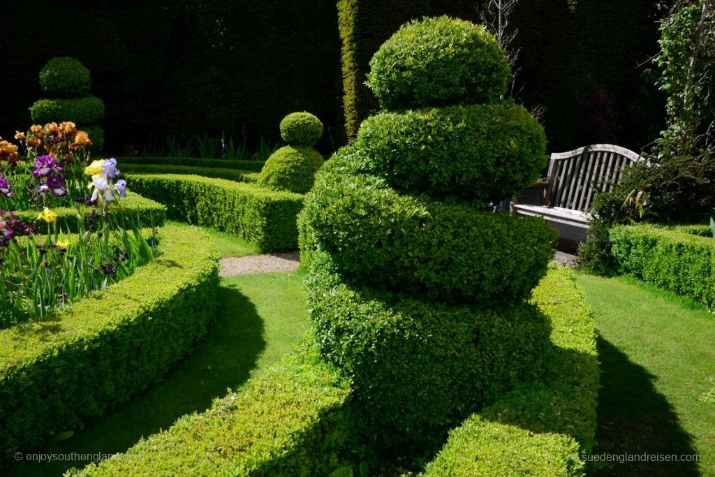 Abbey House Gardens – in the formal garden