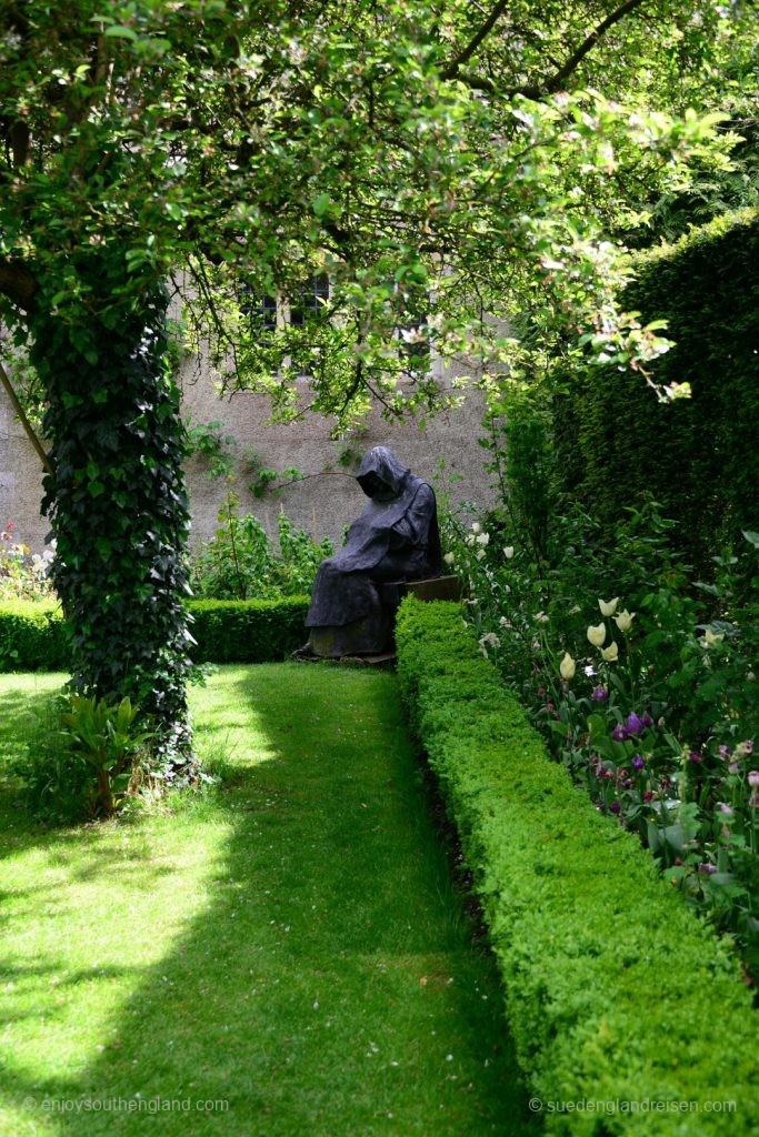 Abbey House Gardens – in the formal garden