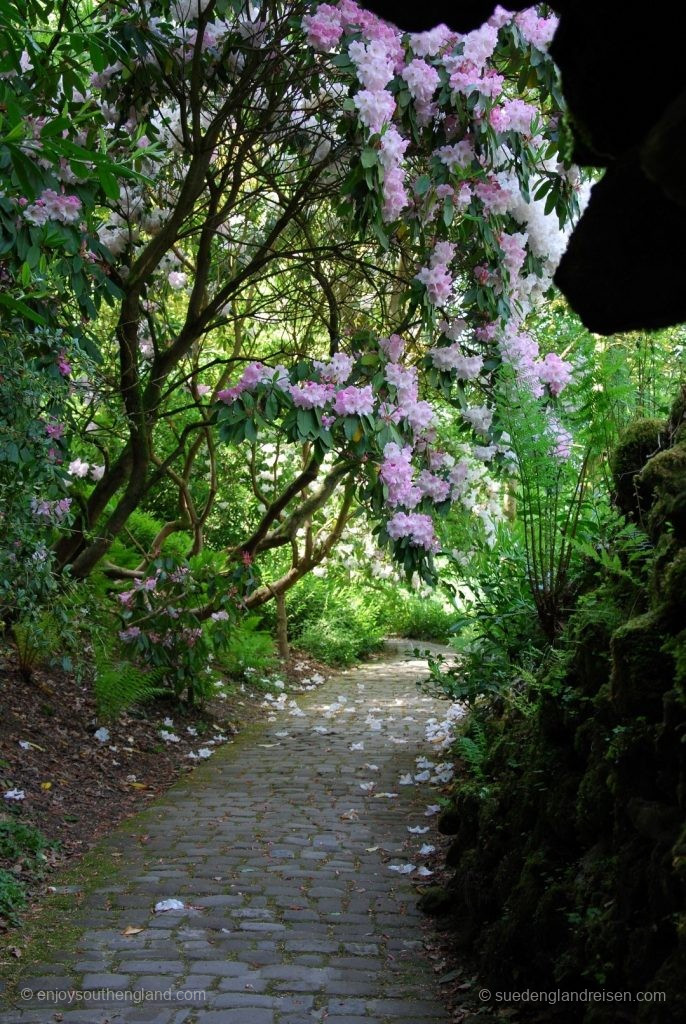 Hidden paths in Stourhead