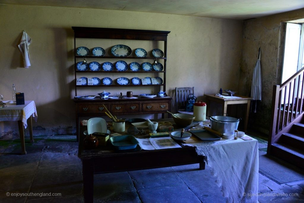 Newark Park – in the basement. This used to be the tea room, on the right the wooden staircase as an entrance through the window above