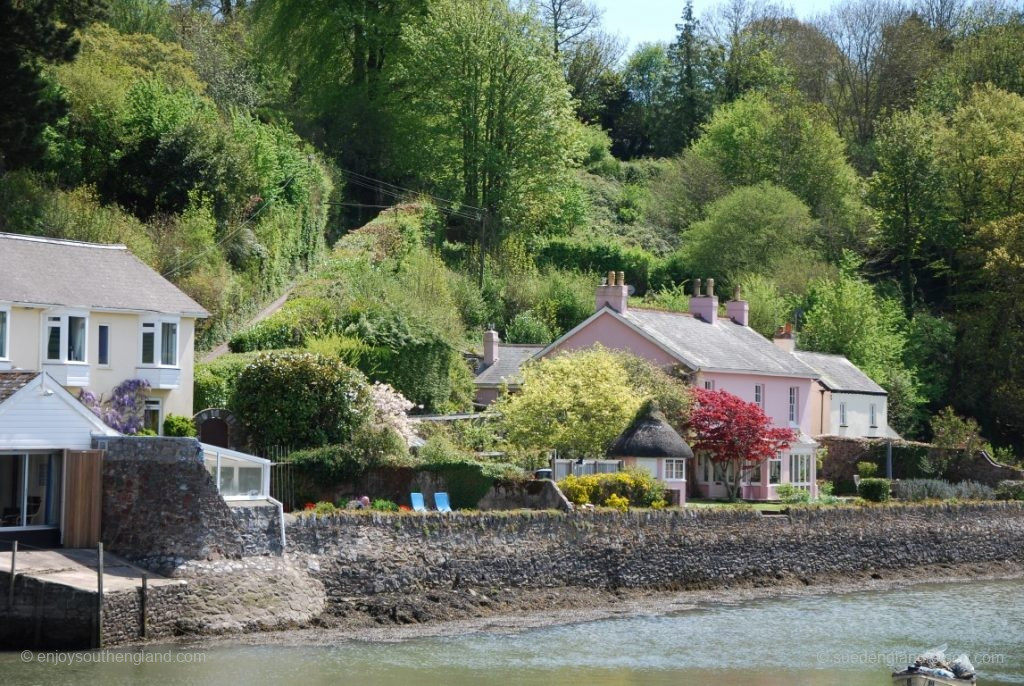 Duncannon Quay from Stoke Gabriel – note the steep access road