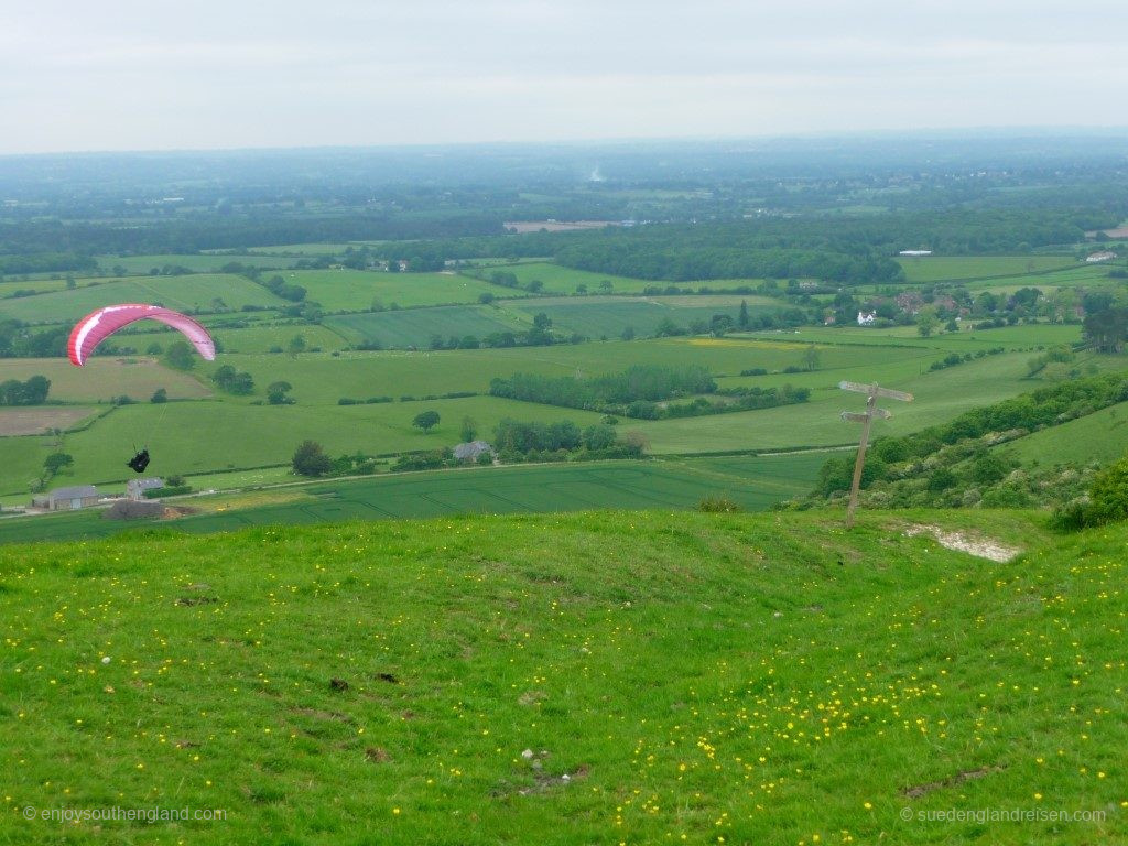 The wide open countryside of Sussex! The hills, barely 300 metres high, are a paradise for paragliders – hard to believe.