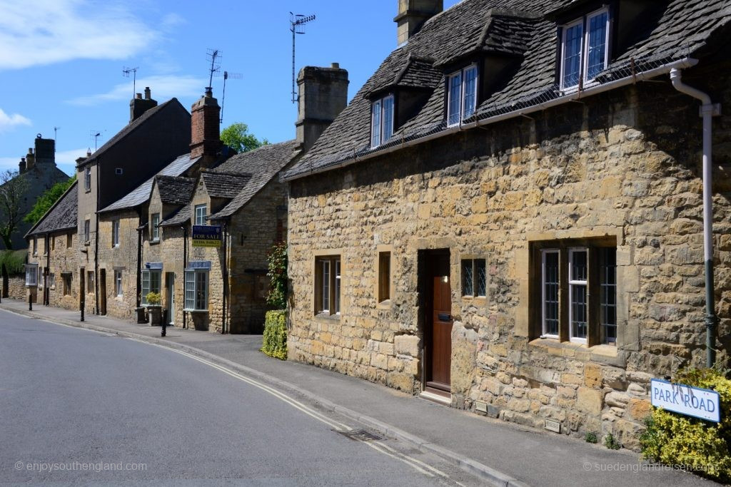 It doesn't always have to be spectacular: Normal residential street in Chipping Campden