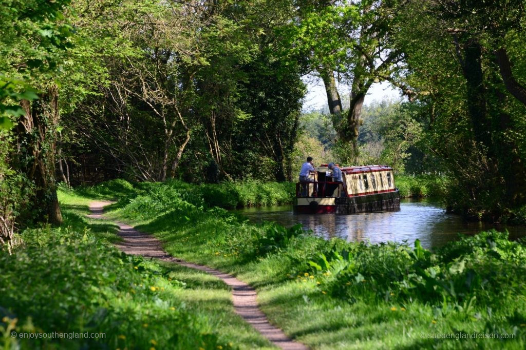 Narrowboat on the way to Blaenavon