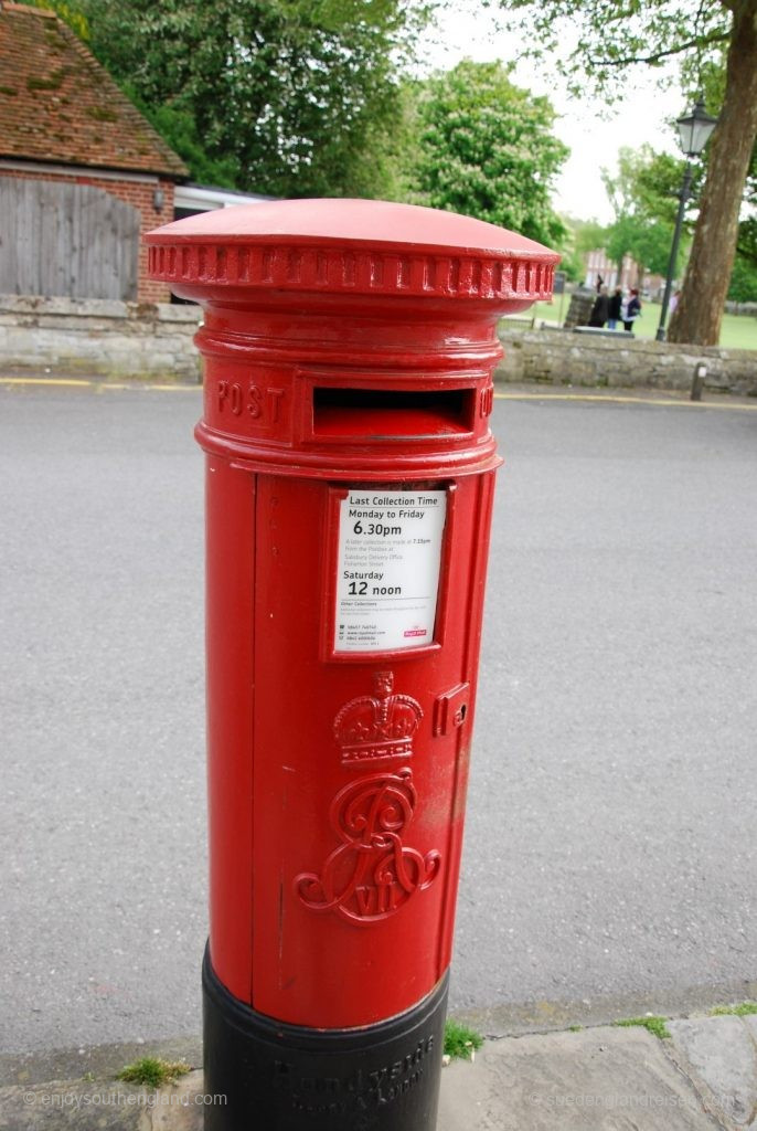 Pillar Box with Edward VII emblem, i.e. erected 1901-1910